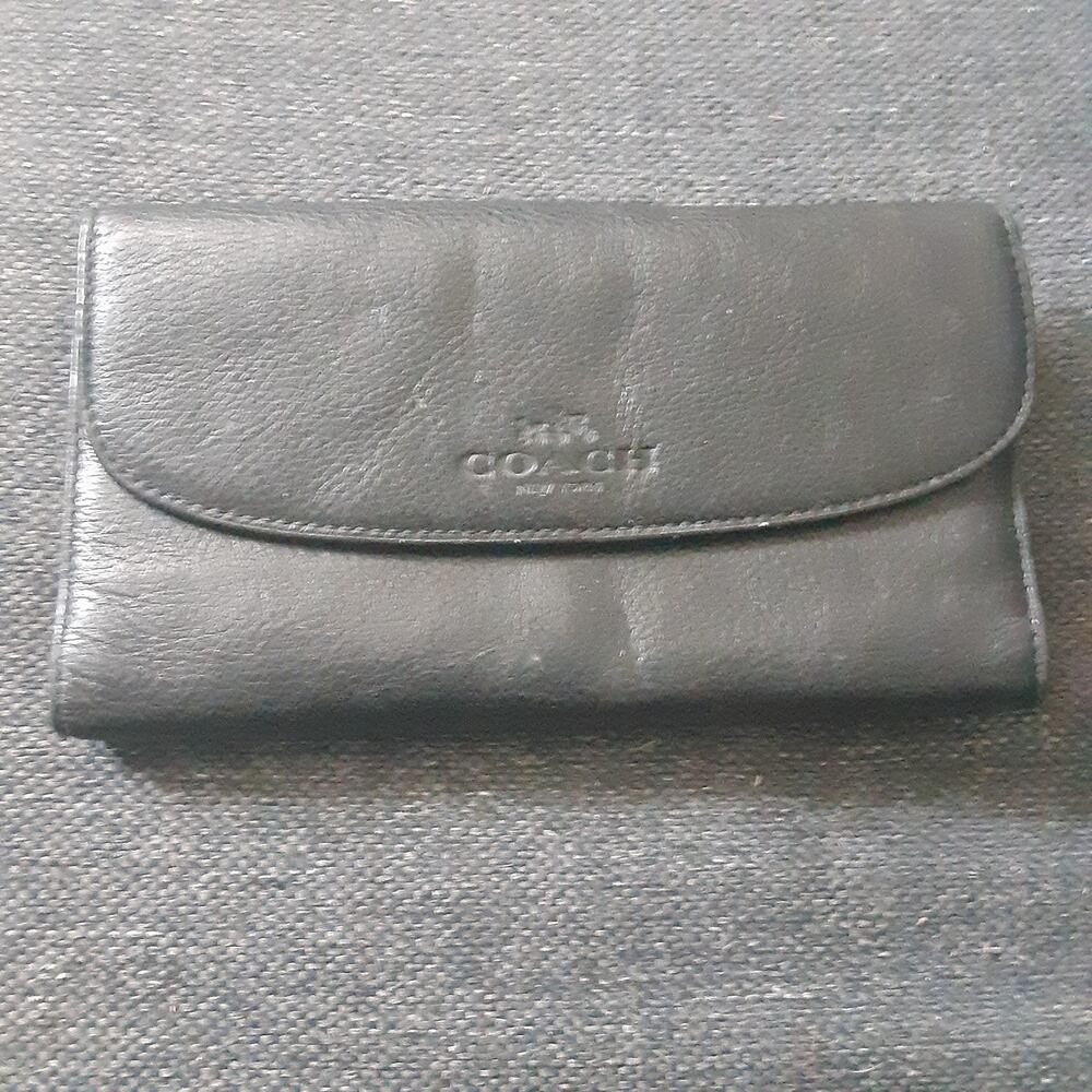 Coach Dark Black Pebbled Leather Slim Trifold Wallet READ